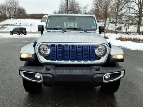 Used 2024 Jeep Gladiator Sport image 9
