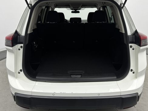 Used 2024 Nissan Rogue S AWD/4WD image 31