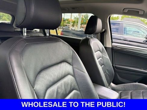 Used 2018 Volkswagen Tiguan SEL Premium FWD image 11