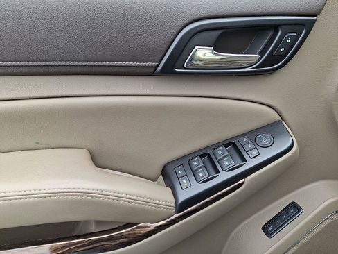 Used 2017 GMC Yukon SLT image 12