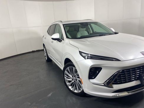 Used 2024 Buick Envision Avenir image 4