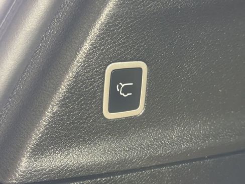 Used 2021 Chrysler Pacifica Pinnacle image 35