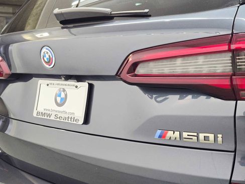 Used 2022 BMW X5 M50i w/ Executive Package image 7