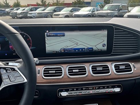 New 2025 Mercedes-Benz GLS 450 4MATIC image 7