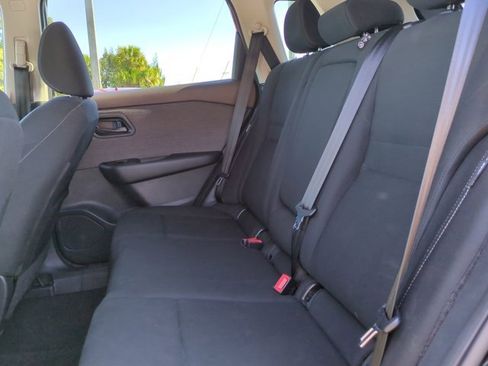 Used 2023 Nissan Rogue S image 14