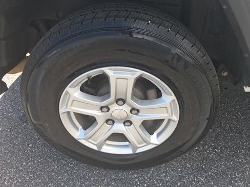 Used 2019 Jeep Wrangler Sport AWD/4WD image 11