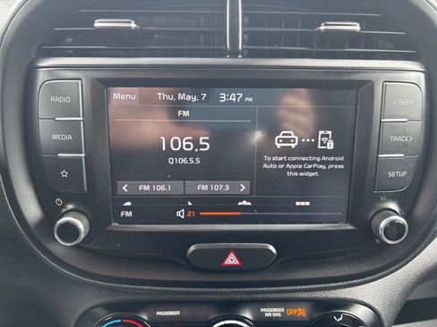 Used 2023 Kia Soul LX w/ LX Technology Package FWD image 34