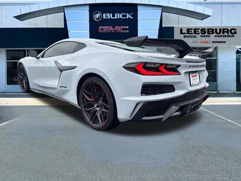 Used 2023 Chevrolet Corvette Z06 w/ Z07 Performance Package RWD image 5