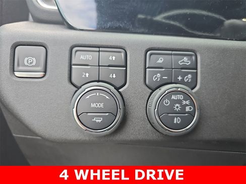 Used 2024 Chevrolet Silverado 1500 High Country w/ High Country Premium Package image 25
