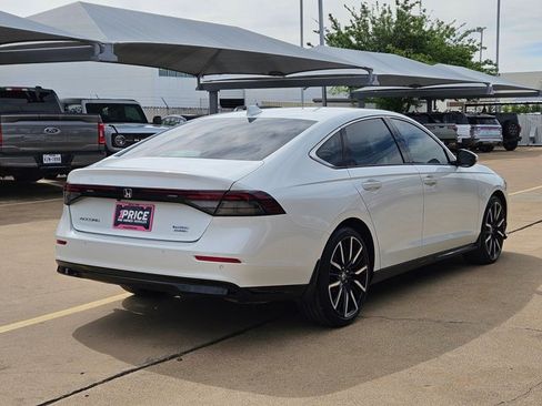 Used 2024 Honda Accord Touring image 5