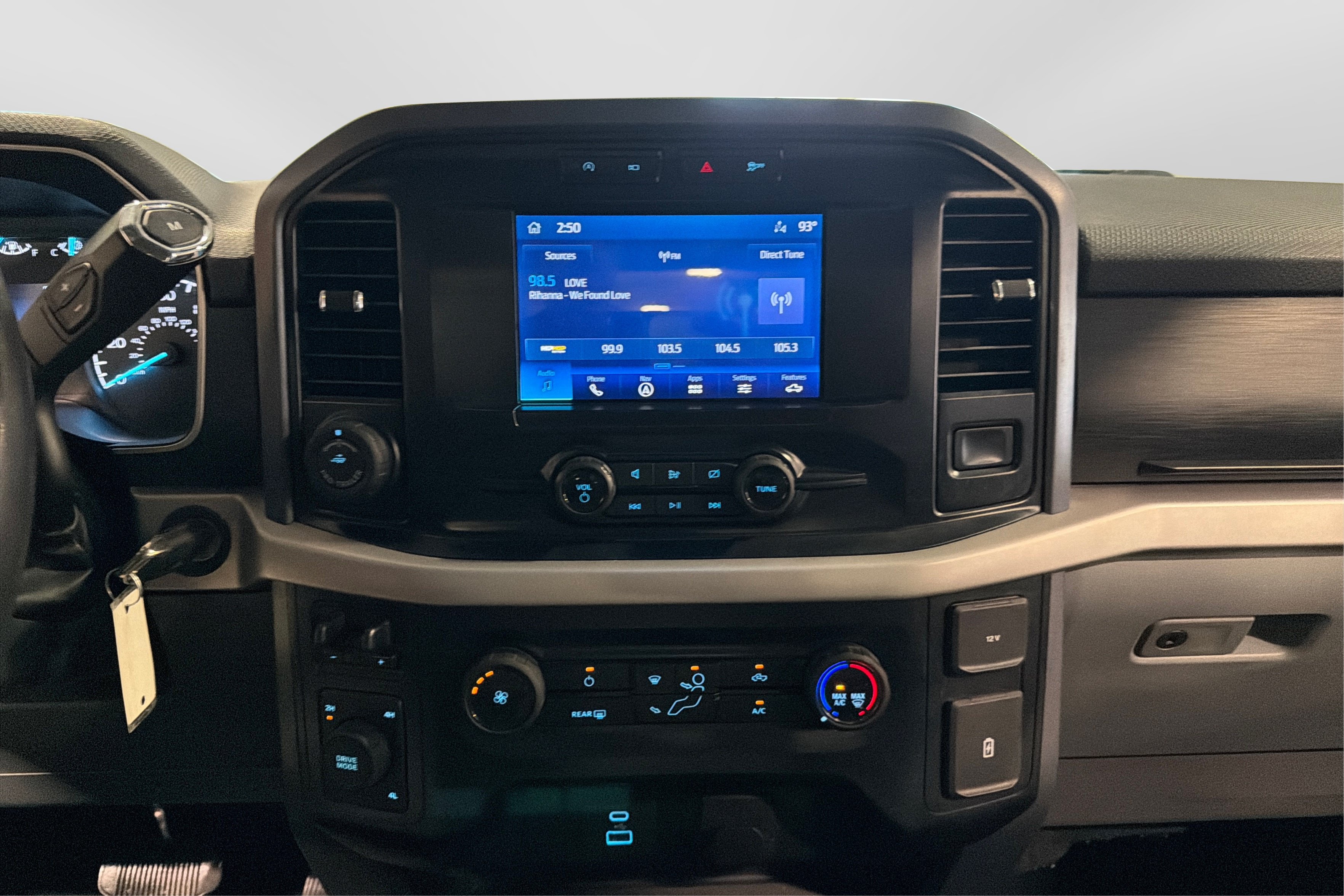 Used 2023 Ford F150 XLT w/ Trailer Tow Package AWD/4WD image 28