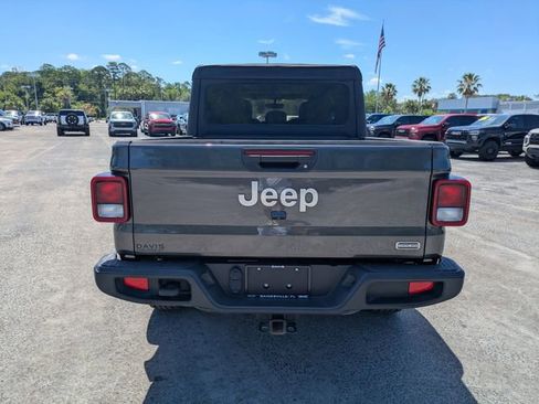 Used 2022 Jeep Gladiator Overland w/ Trailer Tow Package AWD/4WD image 6