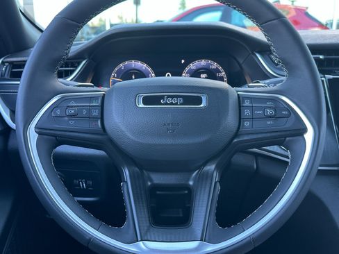 Certified 2024 Jeep Grand Cherokee L Altitude image 24