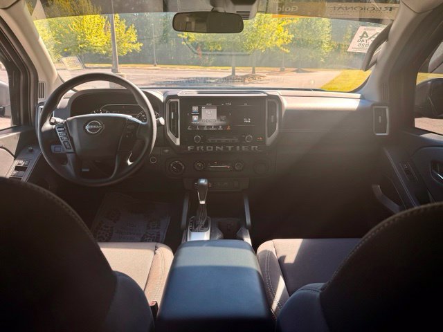 Used 2025 Nissan Frontier SV AWD/4WD image 18