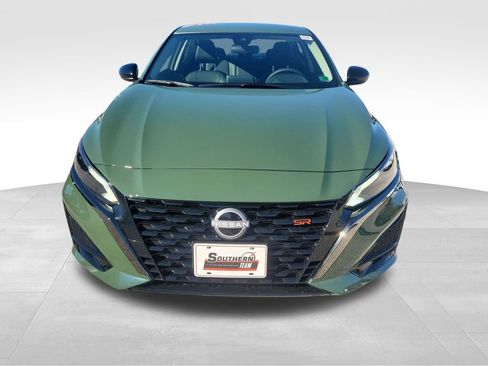 New 2025 Nissan Altima 2.5 SR image 9