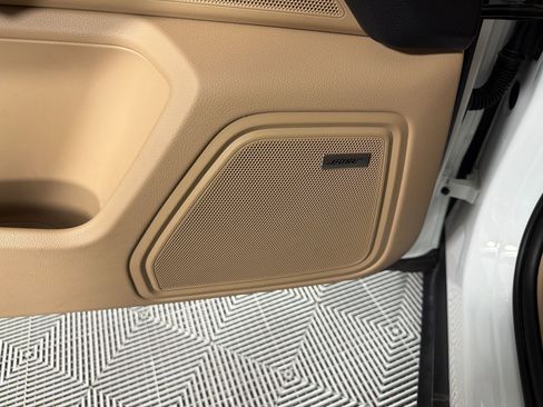 Certified 2024 Porsche Macan AWD/4WD image 27