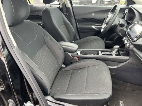 Used 2024 Nissan Kicks SV image 27