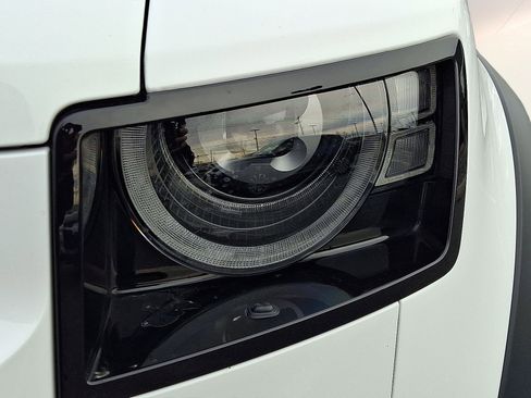 Used 2020 Land Rover Defender 110 HSE image 8