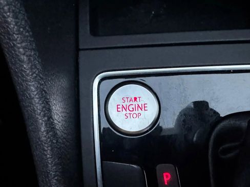 Used 2015 Volkswagen Passat 1.8T Limited Edition image 28