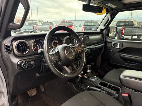 Used 2022 Jeep Wrangler Unlimited Sport image 3