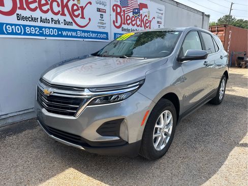 Used 2023 Chevrolet Equinox LT w/ Driver Convenience Package image 6