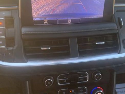 Used 2021 Chevrolet Tahoe Z71 image 22