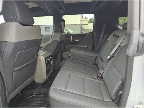 Used 2024 GMC Hummer EV 2X w/ Extreme Off-Road Package AWD/4WD image 4