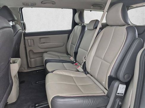 Used 2017 Kia Sedona LX w/ LX Essentials Premium Package FWD image 19