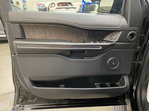 Used 2020 Ford Expedition Max Limited image 19