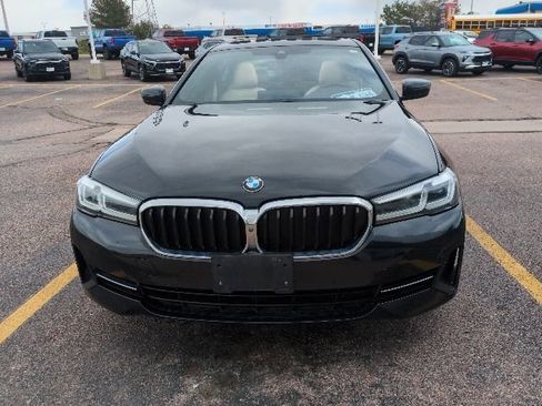 Used 2021 BMW 530i xDrive w/ Convenience Package AWD/4WD image 2