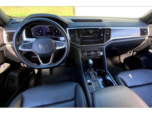 Used 2022 Volkswagen Atlas Cross Sport SE FWD image 14