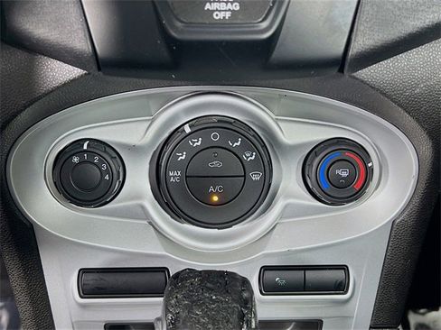 Used 2018 Ford Fiesta SE image 22