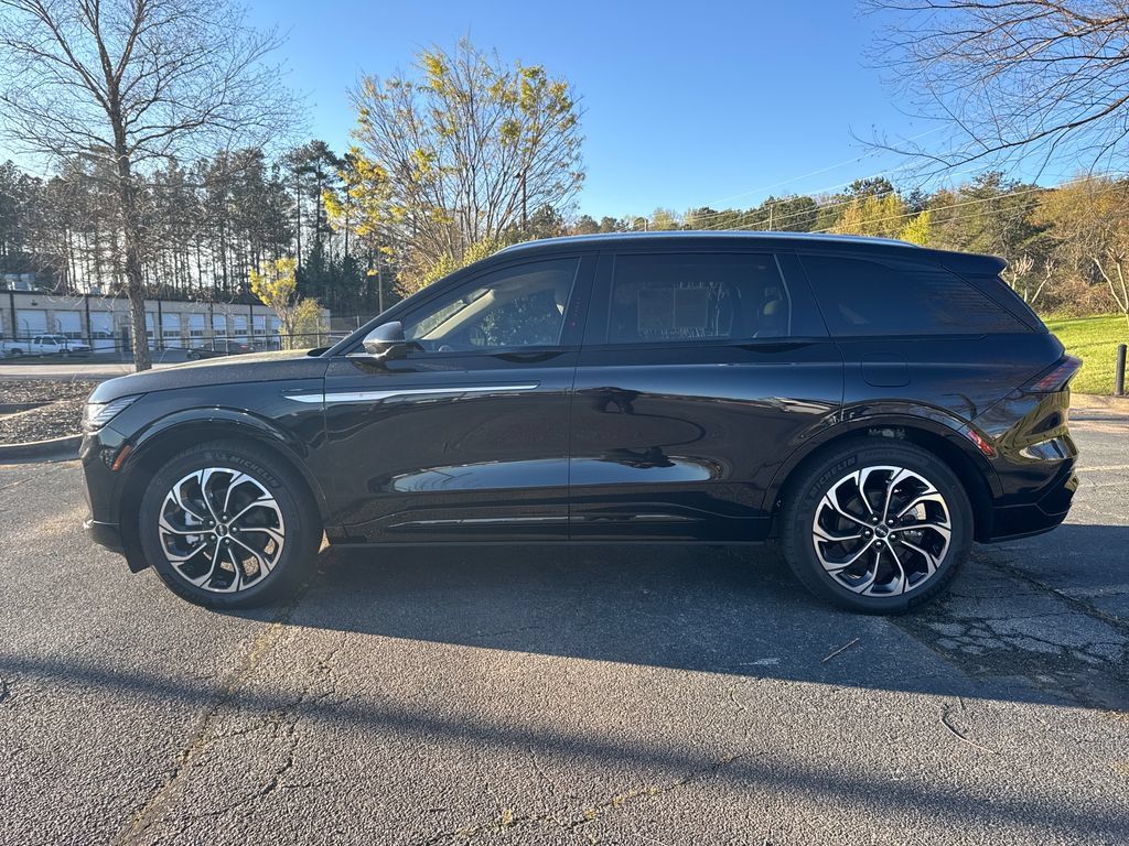 Used 2025 Lincoln Nautilus Reserve AWD/4WD image 10