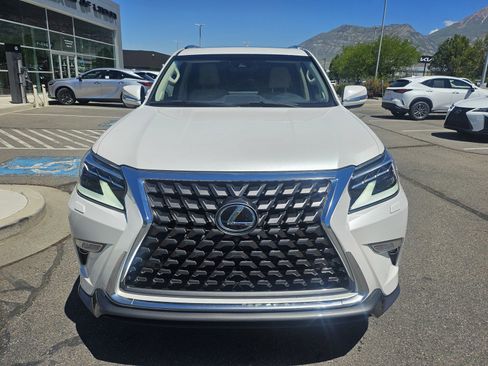 Used 2023 Lexus GX 460 Luxury w/ Sport Design Package AWD/4WD image 2