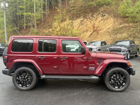 Certified 2022 Jeep Wrangler Unlimited Sahara w/ Cold Weather Group AWD/4WD image 4