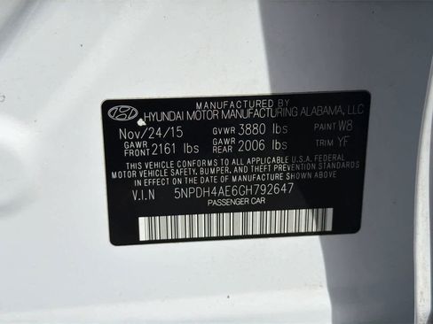 Used 2016 Hyundai Elantra SE image 29