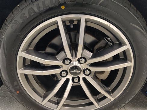 Used 2017 Ford Mustang Premium RWD image 31