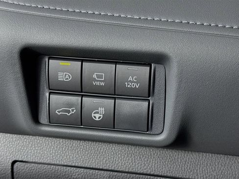 New 2026 Toyota Highlander Limited image 13