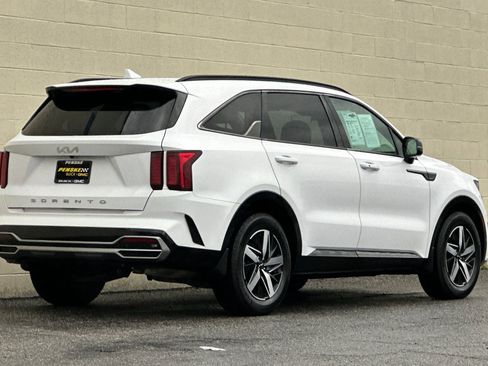 Used 2022 Kia Sorento EX w/ Panoramic Sunroof Package image 4