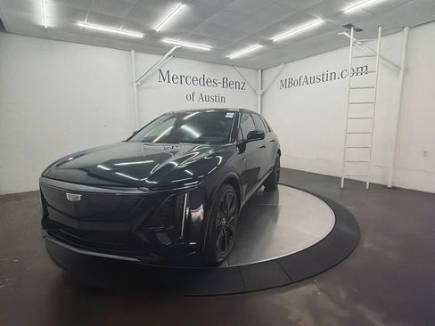 Used 2024 Cadillac Lyriq Sport AWD/4WD image 3