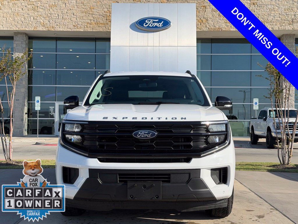 Used 2026 Ford Expedition Max Active RWD image 2