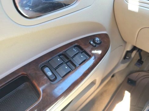 Used 2009 Buick LaCrosse CX FWD image 21