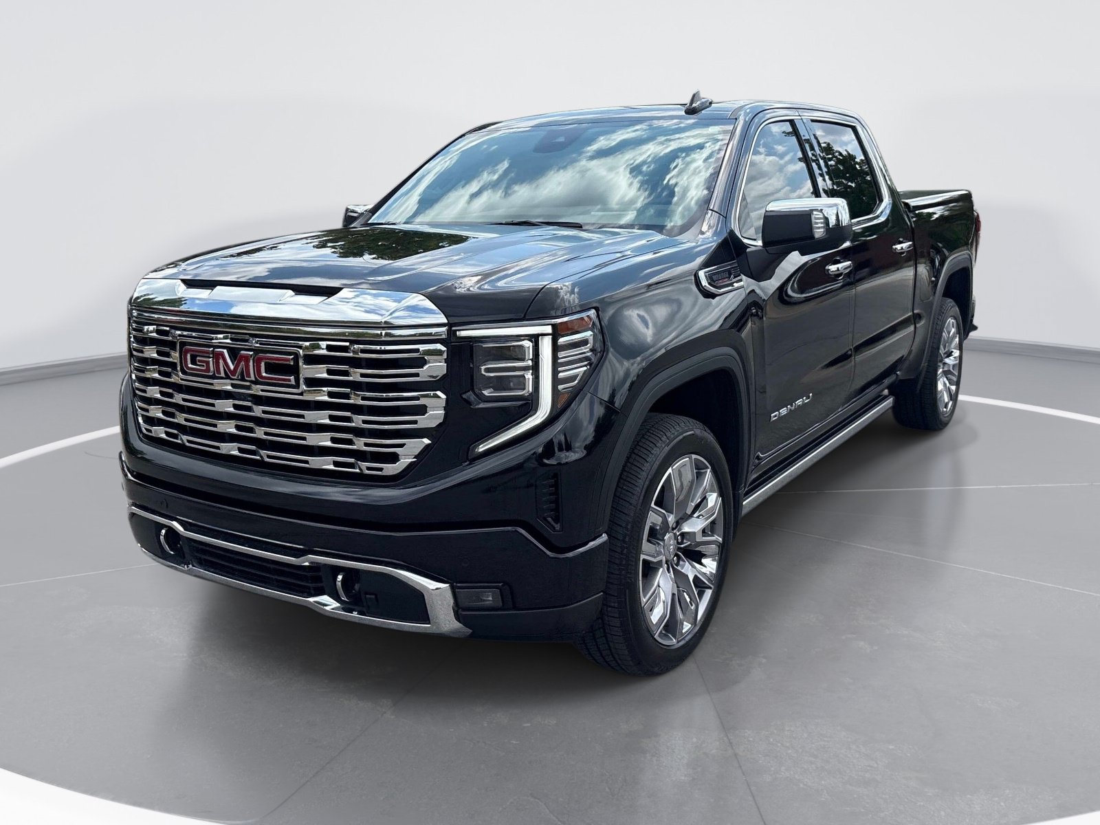 Used 2026 GMC Sierra 1500 Denali w/ Denali Reserve Package AWD/4WD image 3