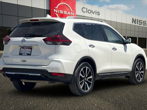 Used 2020 Nissan Rogue SL w/ Premium Package FWD image 3