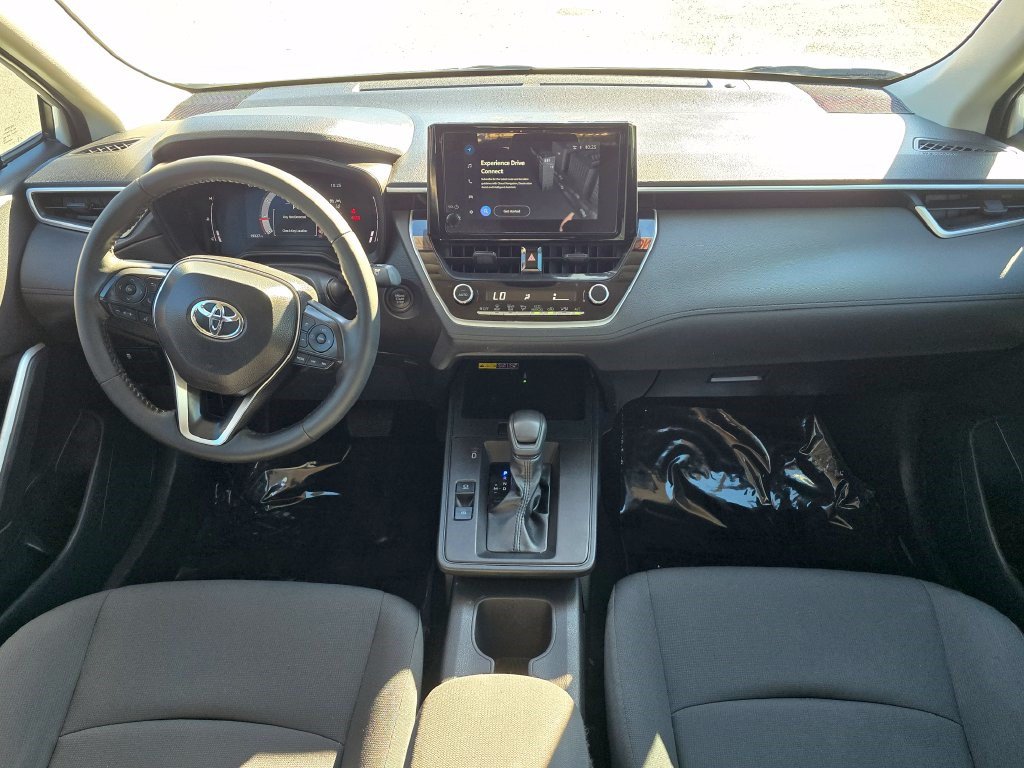 Used 2026 Toyota Corolla Cross LE FWD image 33