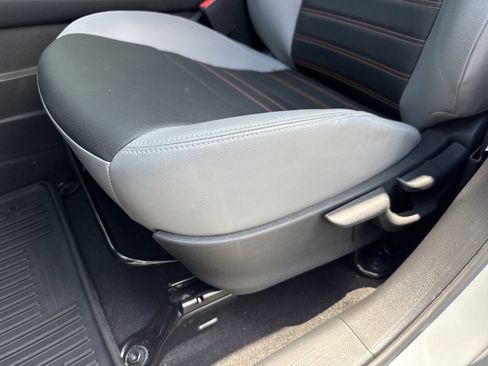 Used 2023 Nissan Kicks SR w/ SR Premium Package FWD image 17