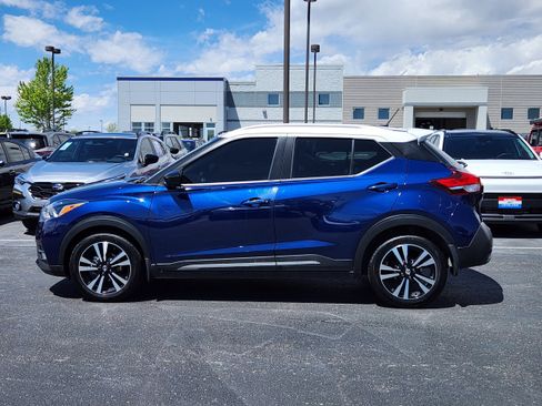 Used 2019 Nissan Kicks SR w/ SR Premium Package FWD image 2