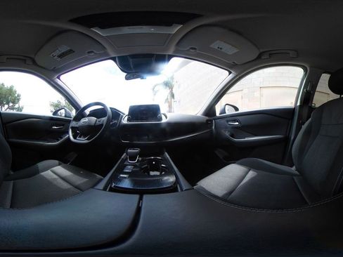 Used 2025 Nissan Rogue SV FWD image 44
