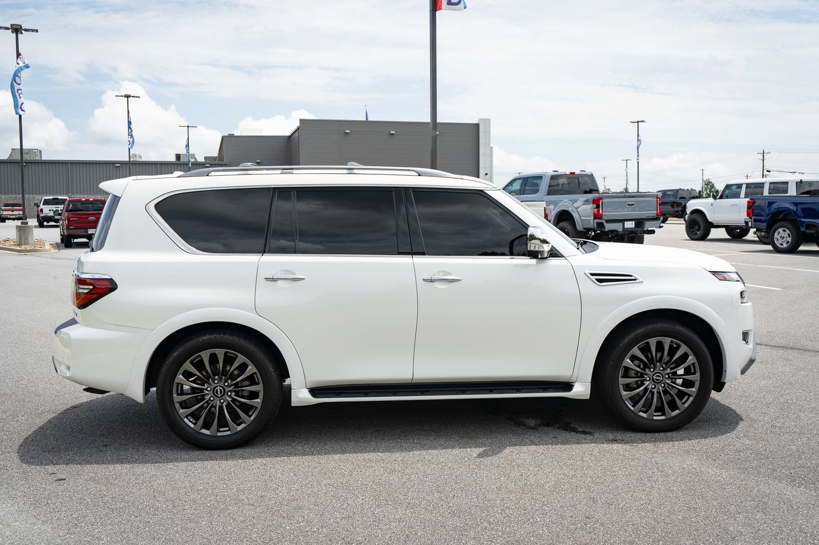 Used 2024 Nissan Armada Platinum w/ Cargo Package RWD image 11