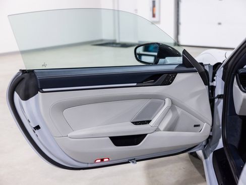 Used 2025 Porsche 911 Carrera 4 GTS image 27